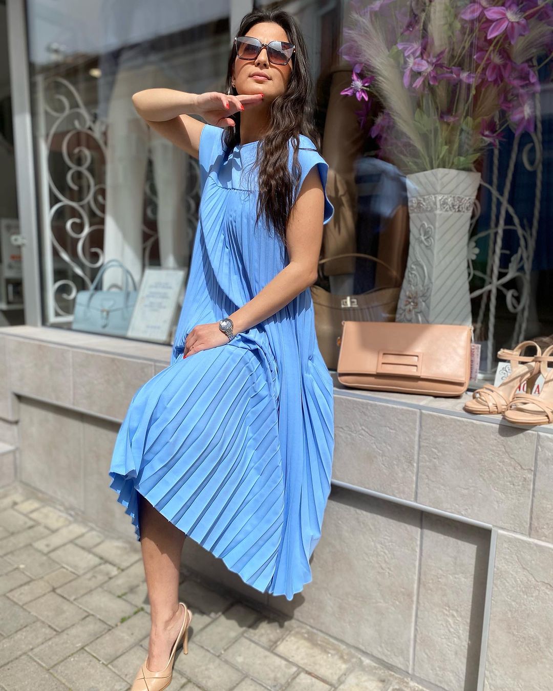 Sleeveless pleated simple solid colour dress