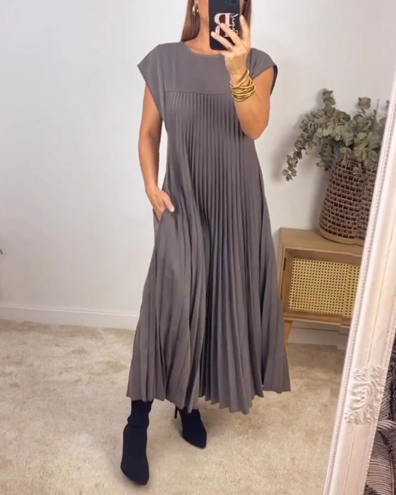Sleeveless pleated simple solid colour dress