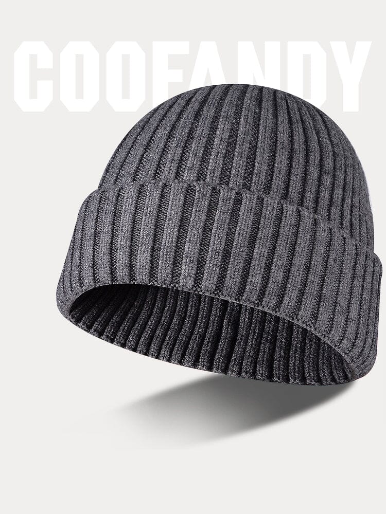 Minimalistische Strickmütze mit Umschlag