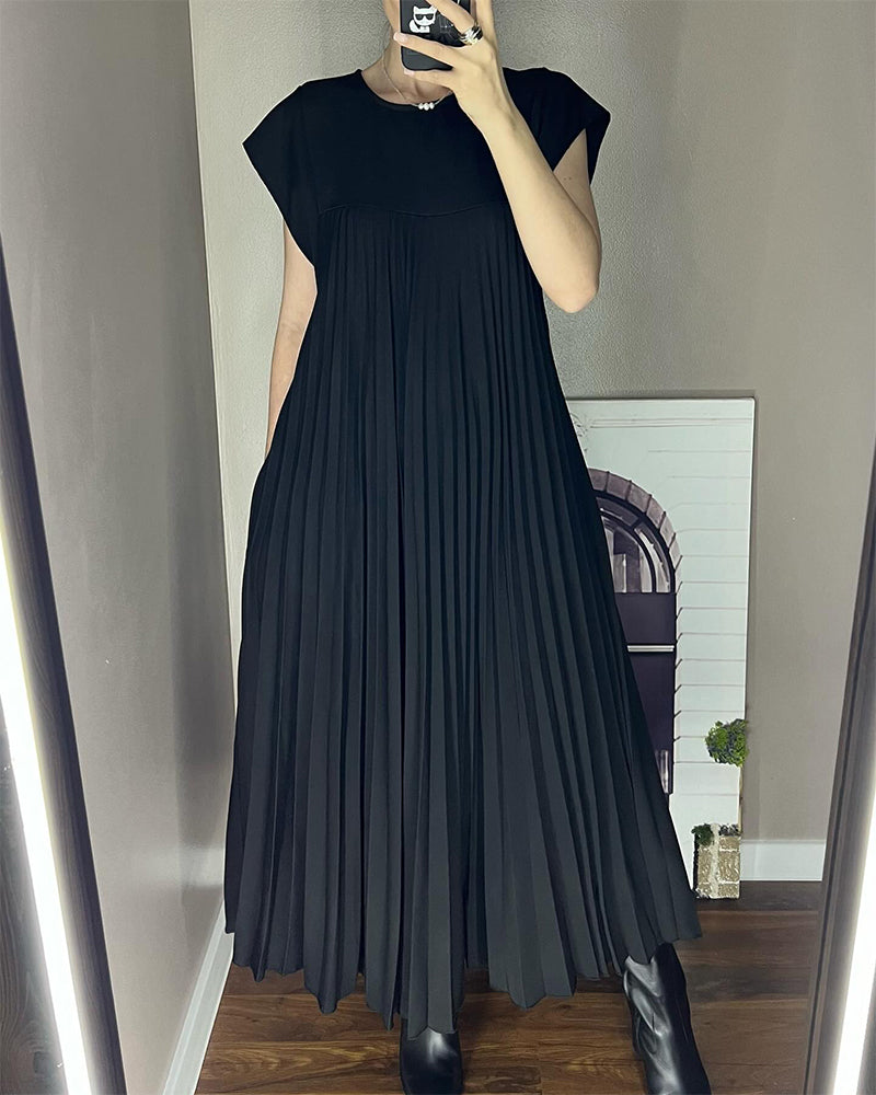 Sleeveless pleated simple solid colour dress